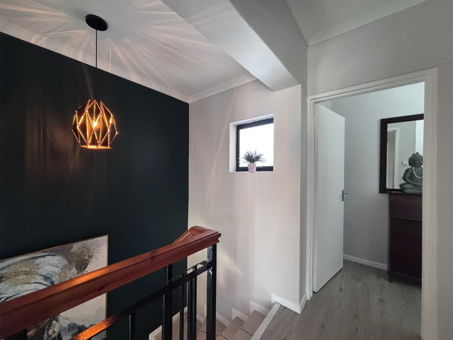 To Let 2 Bedroom Property for Rent in Parklands Western Cape